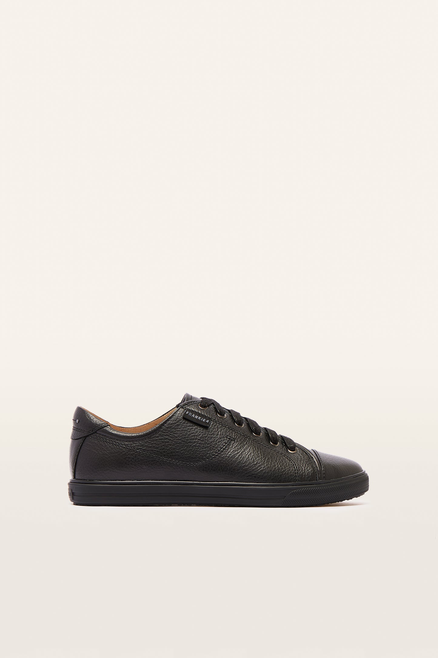 NAT 111 Black Black