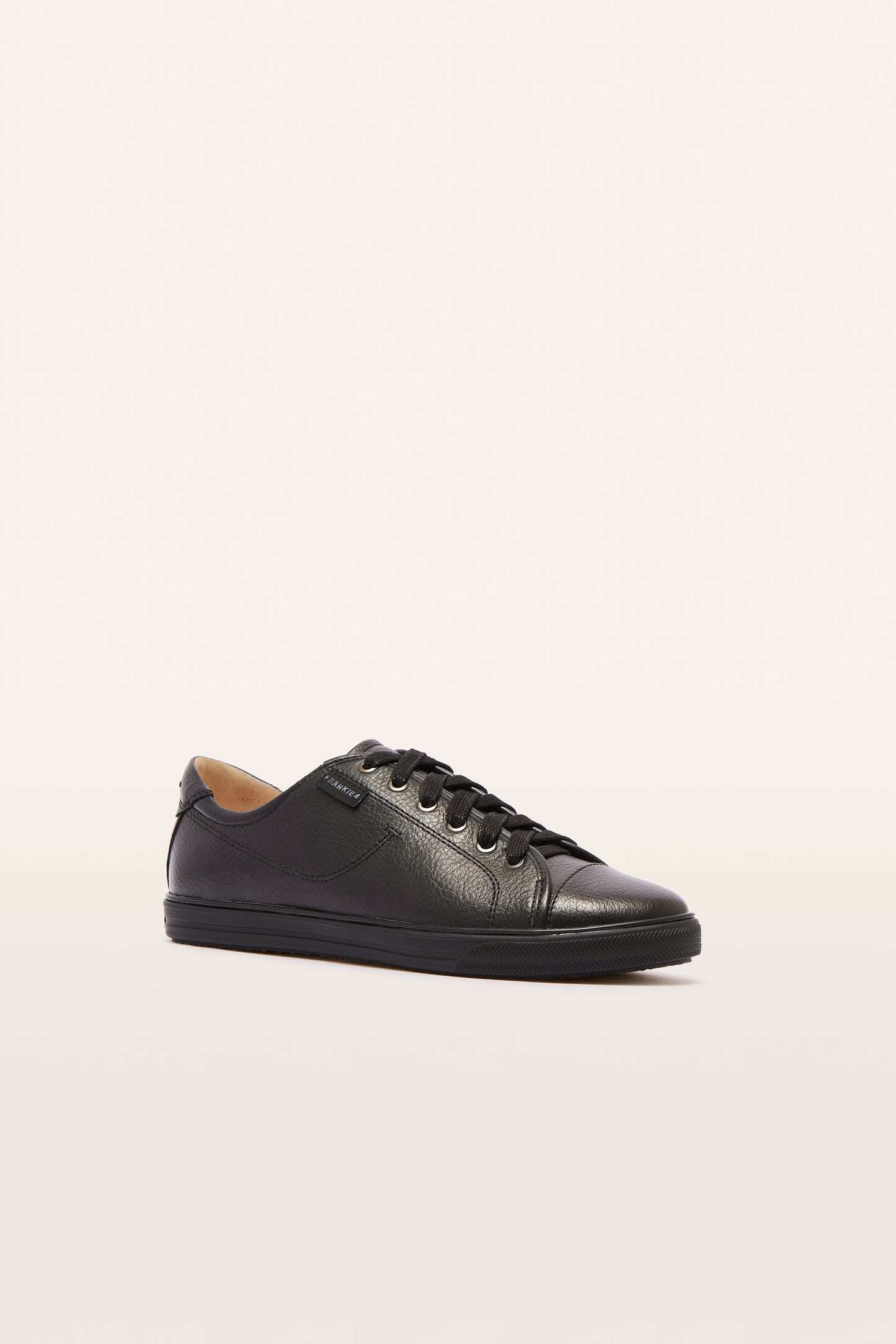 NAT 111 Black Black