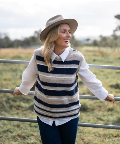 Striped oatmeal/navy vest