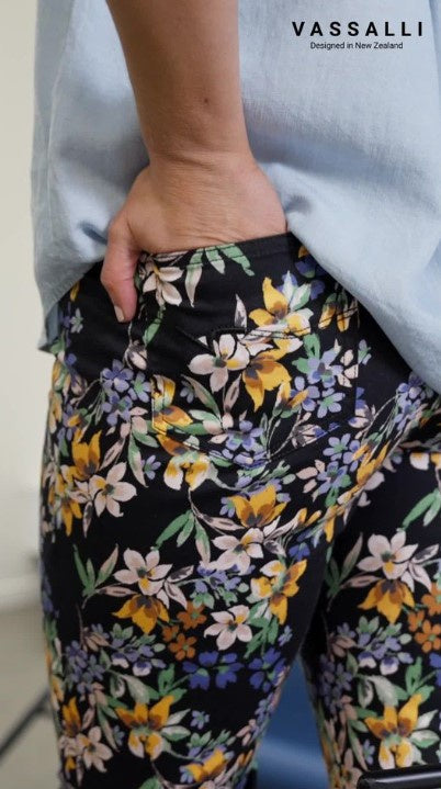 Vassalli Grove Floral shorts