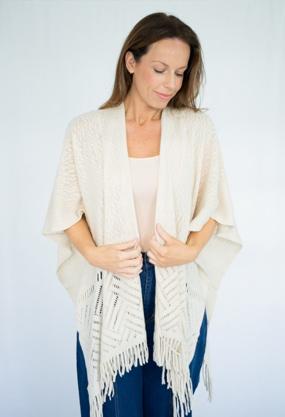 Poncho cream knit