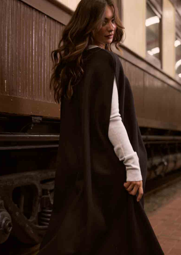 BT Black Cape