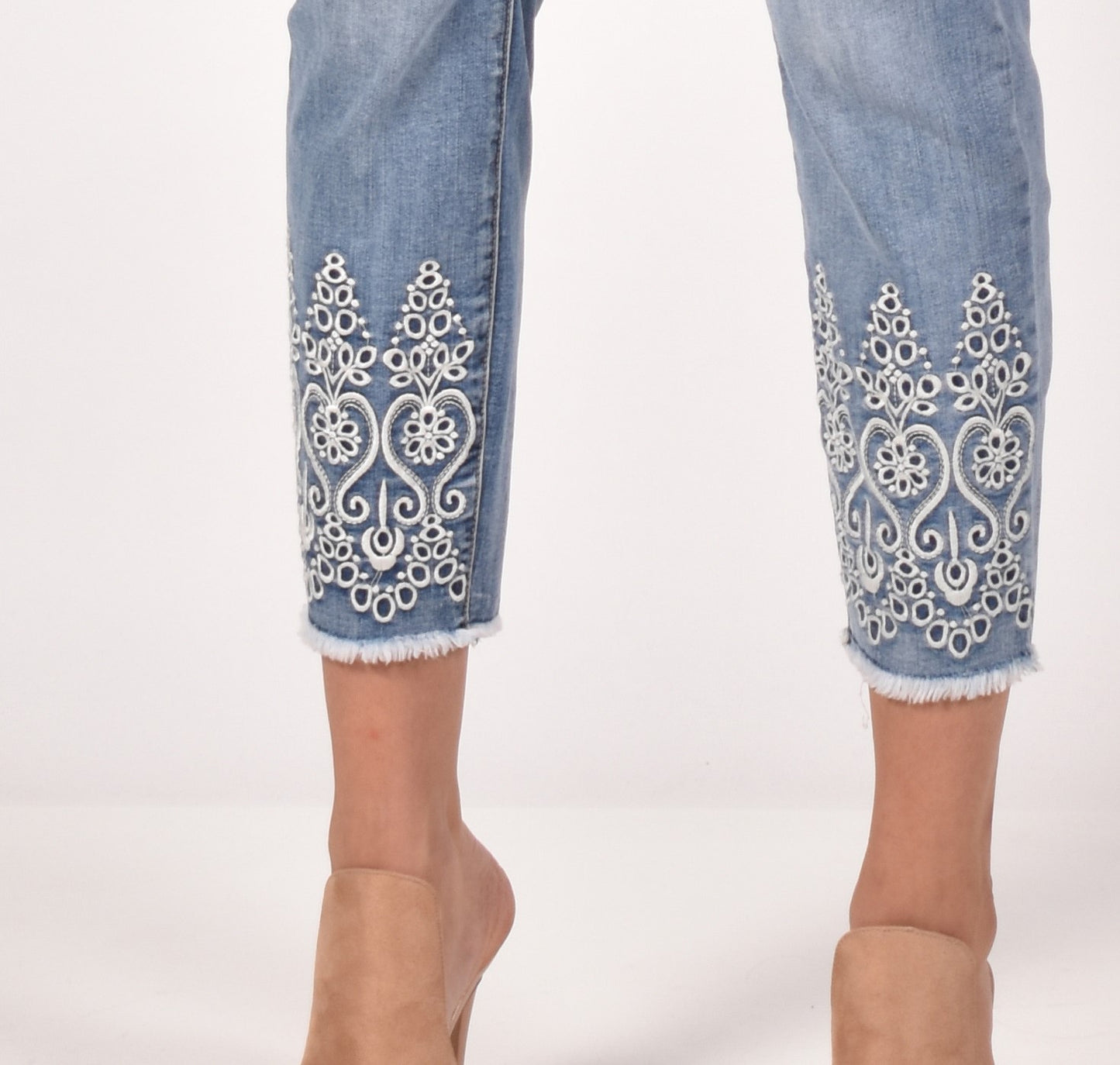Lace Trim Montreal Jean