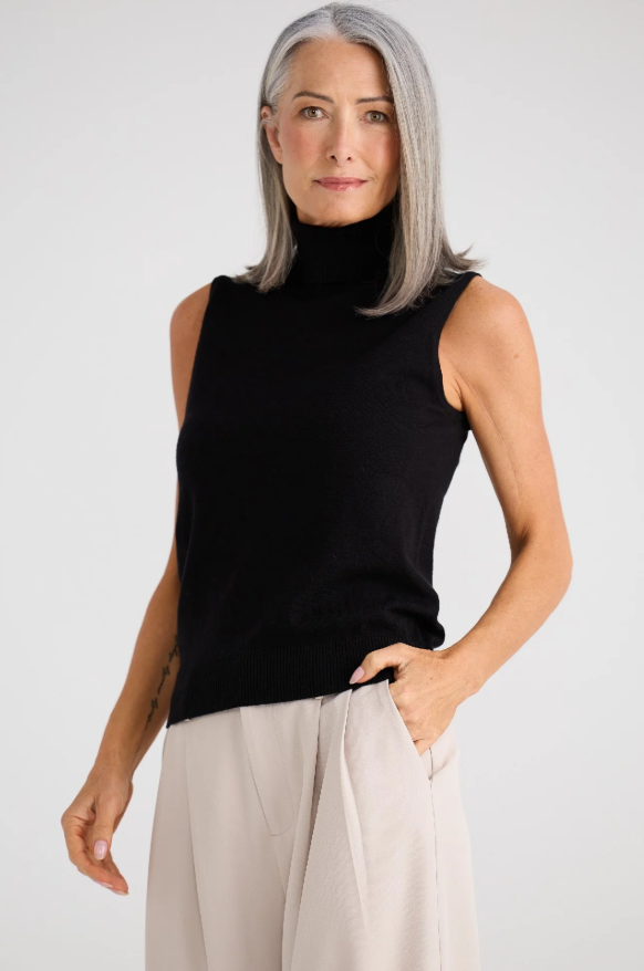 BT Skye black knit