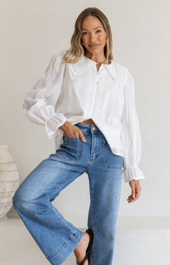White Feminne blouse