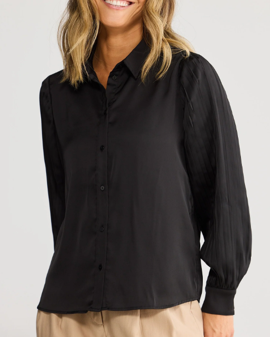 BT Michelle black blouse