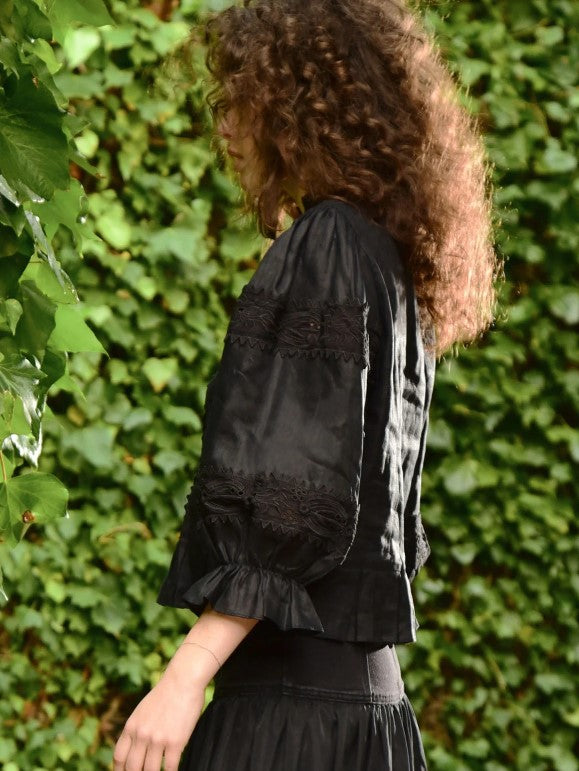 Black age blouse