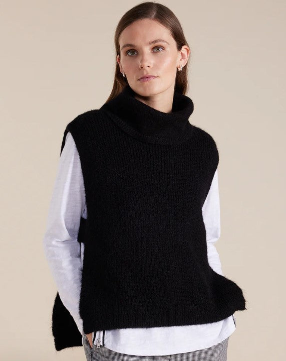 Black Pull Over knit