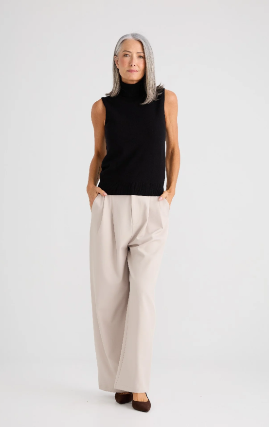 BT Skye black knit