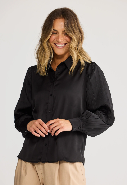 BT Michelle black blouse