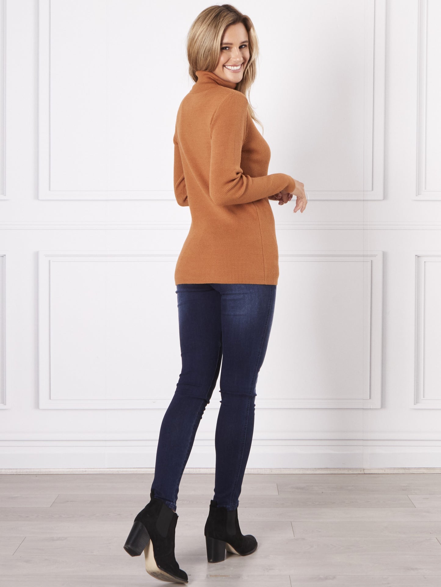 Skivvy camel knit